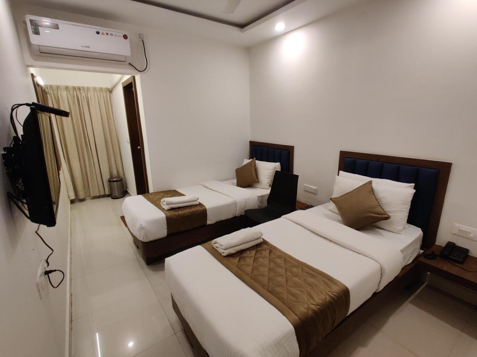 Hotel Airport Regency à Devanahalli Extérieur photo