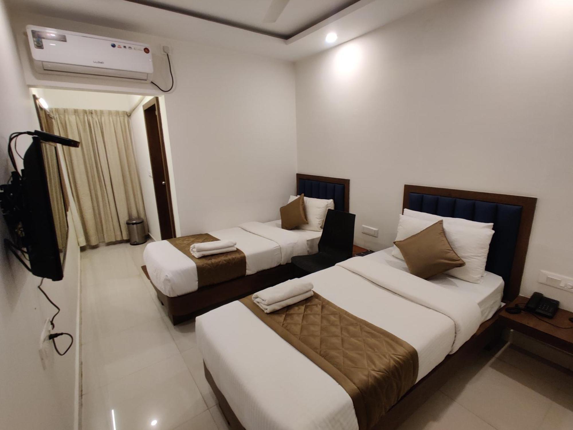 Hotel Airport Regency à Devanahalli Extérieur photo