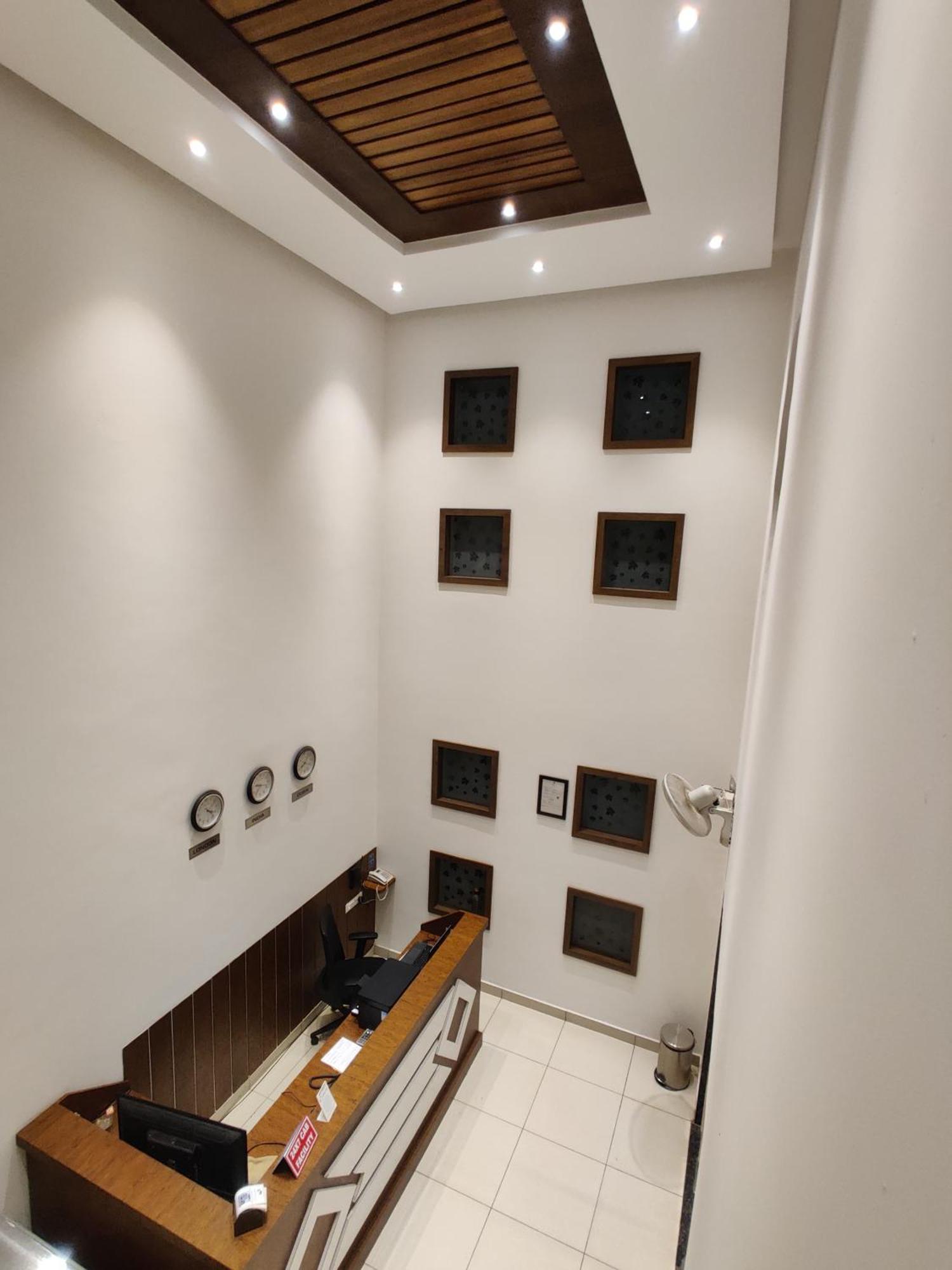 Hotel Airport Regency à Devanahalli Extérieur photo
