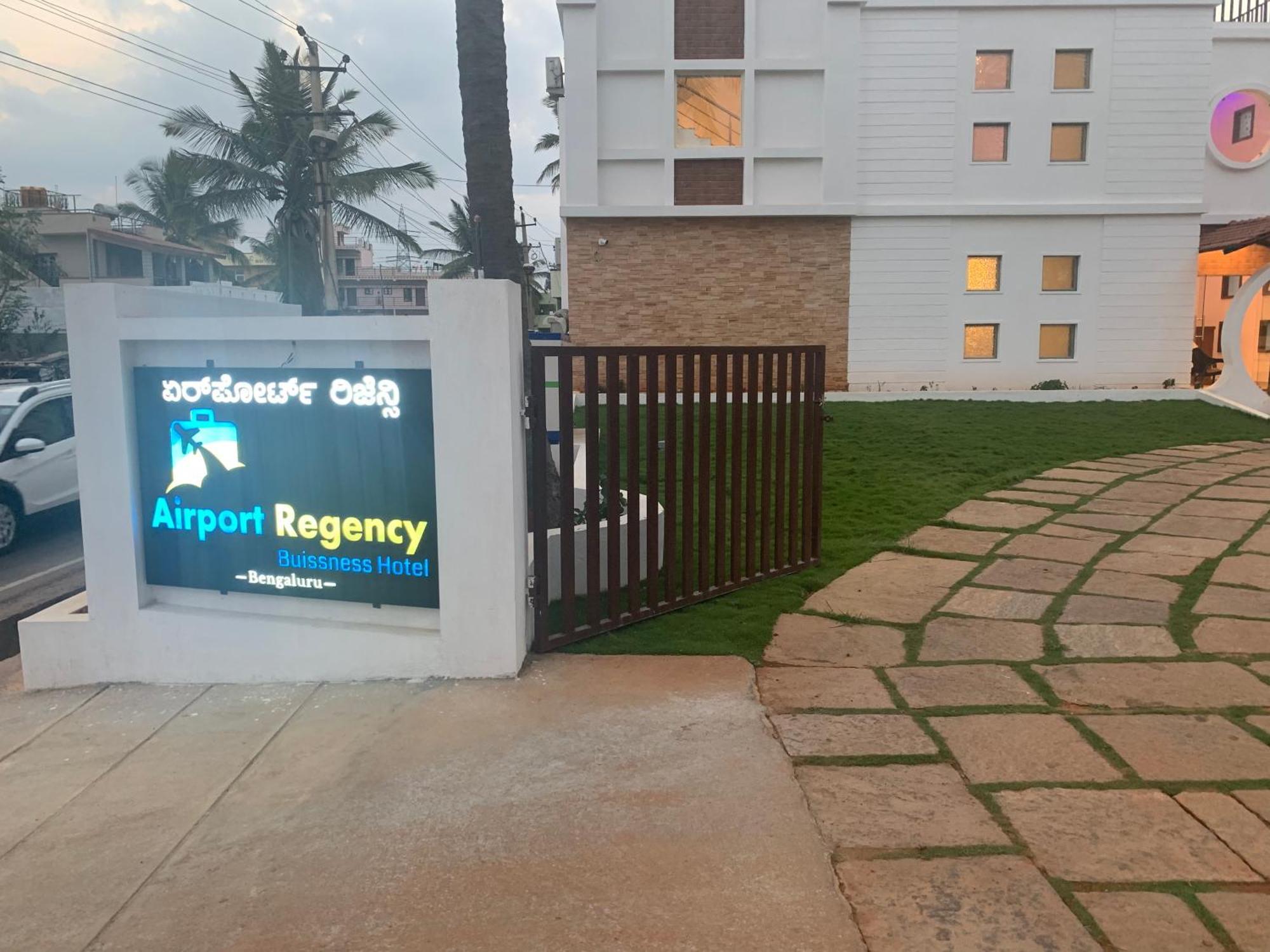 Hotel Airport Regency à Devanahalli Extérieur photo